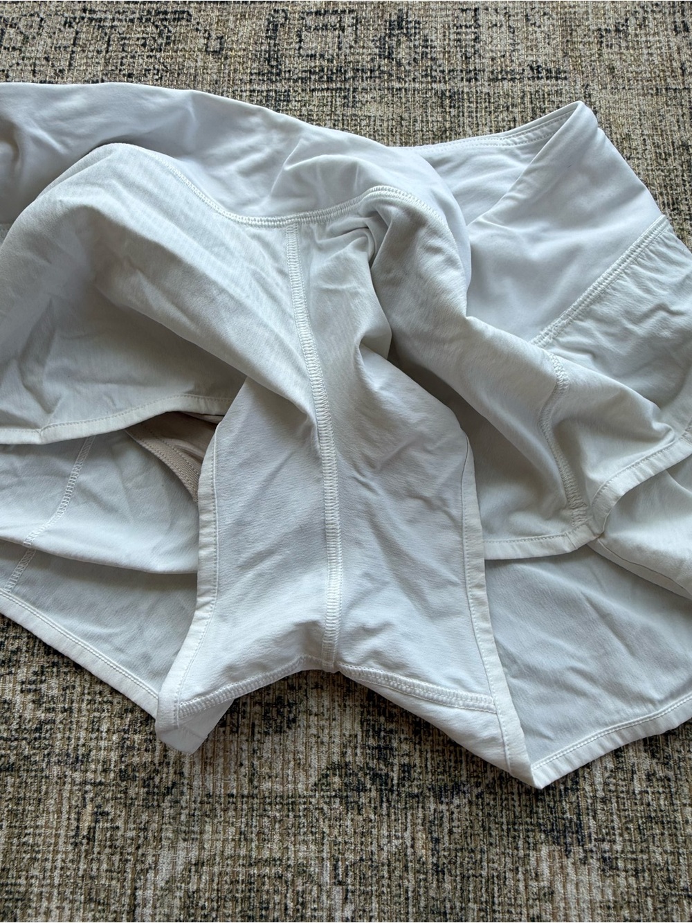 Lululemon Women's Speed Up Shorts White Size 10 Athletic Athleisure Running - Picture 5 of 8